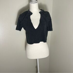 Garage Cropped Black Deep V-Neck Short Sleeve Top | Size M